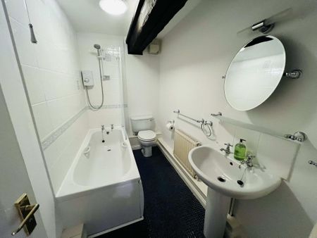 2 bedroom apartment to rent - Photo 4