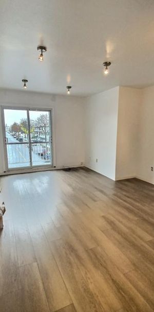 Saint Léonard- 4 1/2 avec stationnement-visite libre 23 novembre 2025 de 14:00-16:00 - Photo 1