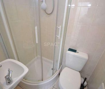 St Edwards Road, Reading, Berkshire, RG6 - Photo 2