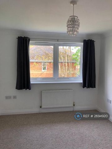 2 bedroom flat to rent - Photo 3