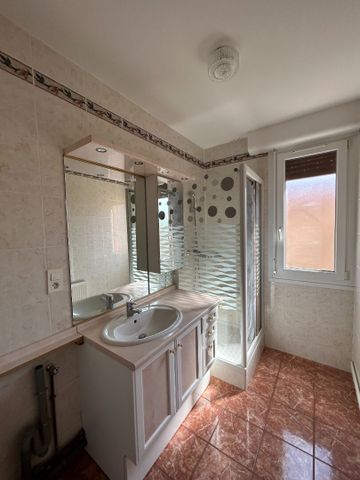 Location Appartement 4 pièces 84m² - Photo 5