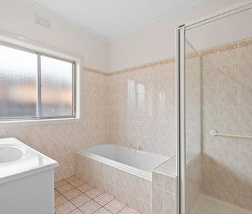 Three Bedroom Family Home - Walk to The Chase Shopping Center - Photo 3