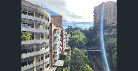 Bayside Living: Large, Bright Airy & Private Home - Photo 5