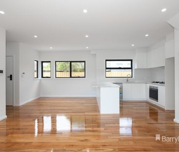 Stunning Modern Townhouse with Premium Features - Photo 6