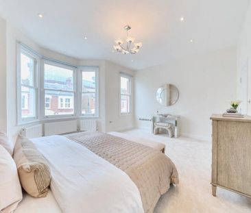 4 bedroom terraced house to rent - Photo 5