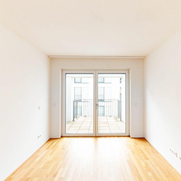 Jetzt anmieten! Gemütliche 4-Zimmer-Wohnung mit EBK, Fußbodenheizung und zwei Bäder - Photo 1