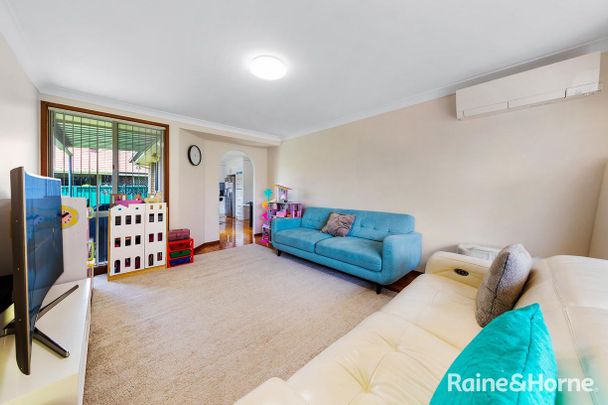 BEAUTIFUL VILLA IN THE HEART OF INGLEBURN READY TO BE YOURS! - Photo 1