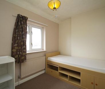 3 bedroom semi-detached house to rent - Photo 6