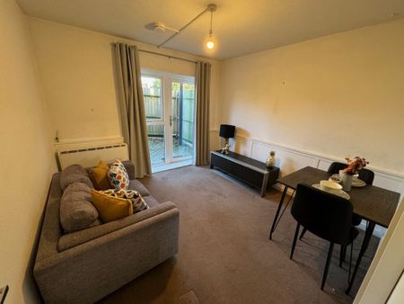 1 Bedroom Flat / Apartment - Millbrook Road East, Southampton - Photo 5