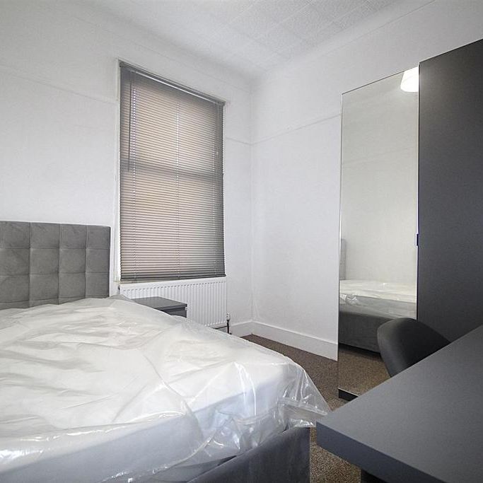 1 bedroom in a house share to rent - Photo 1