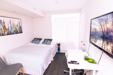 One Bedroom Apartment - 561 Sherbourne - Photo 4