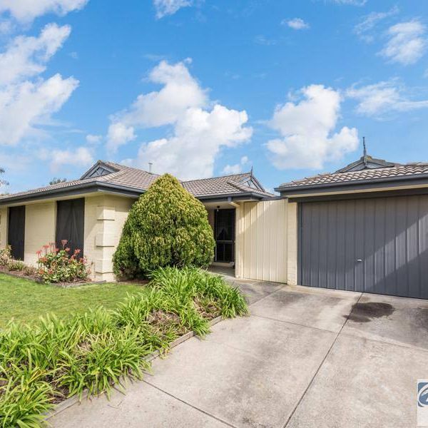 Beautiful Family Home in a Prime Location - Photo 1