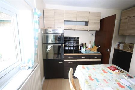 3 bedroom bungalow to rent - Photo 3