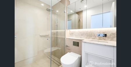 Welcome to BABYLON - 3rd Level Apartment with Private Rooftop - Photo 4