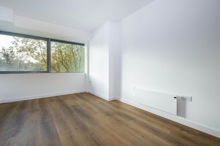 Lakeside Close - Photo 2