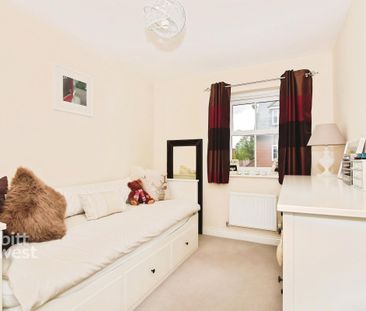 3 bedroom end of terrace house to rent - Photo 2