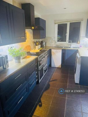 3 bedroom terraced house to rent - Photo 1