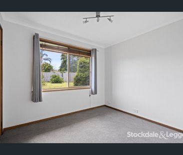 Stylish Home with Modern Comfort - Photo 4