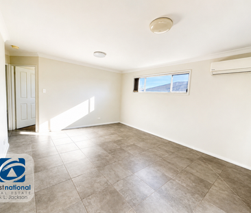 BRIGHT & SPACIOUS - Photo 5