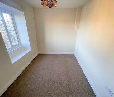 2 Bed Terraced House, Brook Hill, S61 - Photo 1