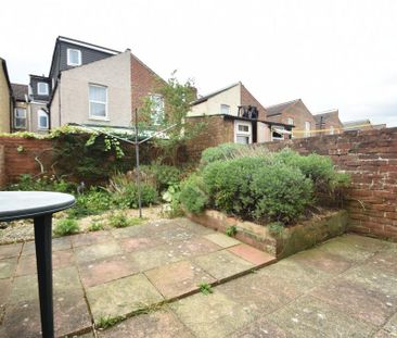 4 bedroom terraced house to rent - Photo 3