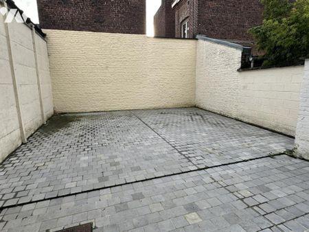 LILLE. A LOUER - T2 40 m² avec cour - Photo 5