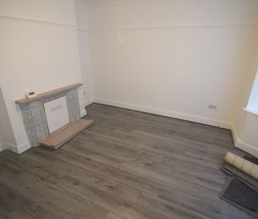 To Let 2 Bed Semi-Detached House - Photo 5