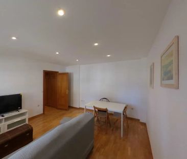 Piso de alquiler en Calle de Mauricio Legendre, Castilla - Photo 4