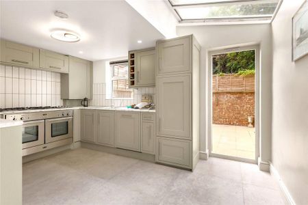 4 bedroom terraced house to rent - Photo 4