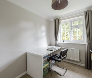 4 bedroom detached house to rent - Photo 3