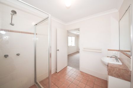 Prime Location and Endless Comfort: 3-Bedroom Townhouse in Eight Mile Plains - Photo 5