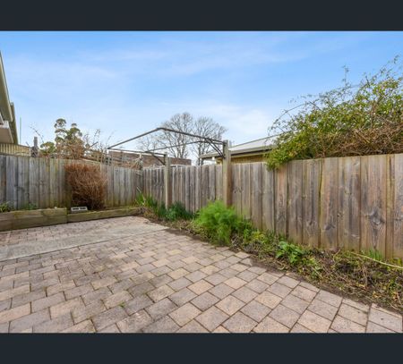 2/4 Patricia Pl, Newnham, Tas 7248 - Photo 3