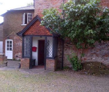 Bowling Green, Stevenage, SG1 - Photo 5