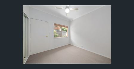 Charming Paddington Apartment Awaits You - Photo 2