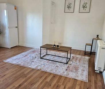 1 Bed Flat, Vivian Place, M14 - Photo 1