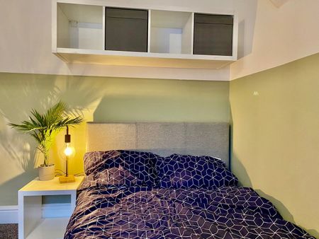 6 Bed Terraced House, Blantyre Road, L15 - Photo 3