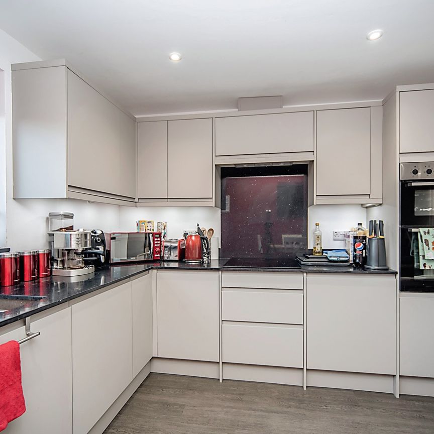 1 bedroom room to rent Great Aldens, Bedford , MK41 8JS - Photo 1