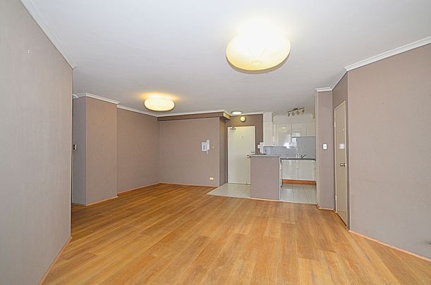 2 Bedroom Apartment with Great Views!! - Photo 1