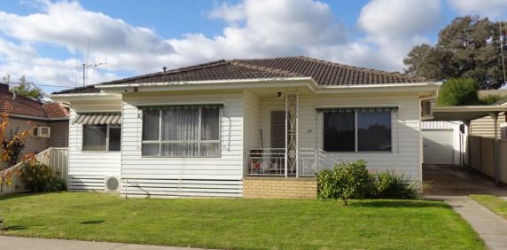 Comfortable weatherboard home in White Hills - Photo 2