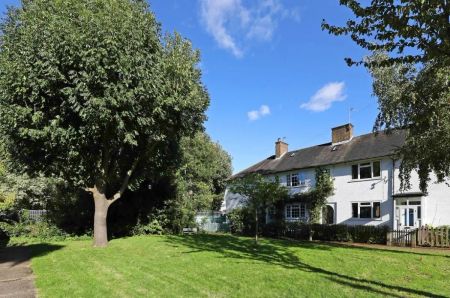 2 bedroom house in Putney - Photo 4