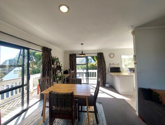 Three Bedroom Family Home In Welcome Bay - Welcome Bay - Photo 1