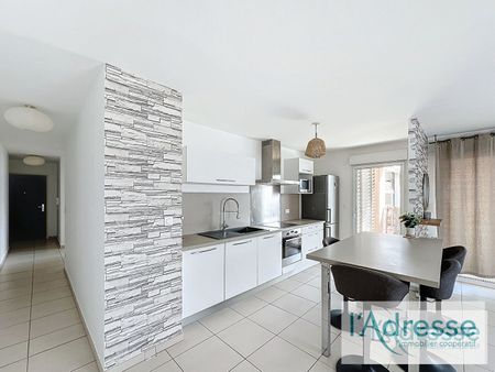Location Appartement 3 pièces 68m² - Photo 4