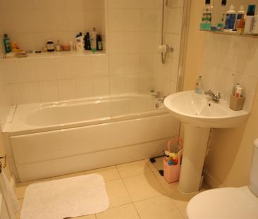 2 bedroom flat to rent - Photo 6