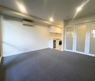 One Bedroom Apartment with LARGE Study Nook - Photo 1