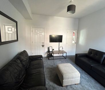 6 Bed Terraced House, Eastwood Road, S11 - Photo 2
