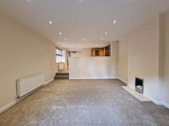 3 bedroom end of terrace house to rent - Photo 1
