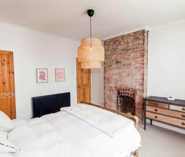 2 bedroom terraced house to rent - Photo 4