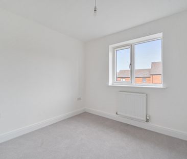 4 bedroom detached house to rent - Photo 3