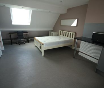 5 bedroom terraced house to rent - Photo 3