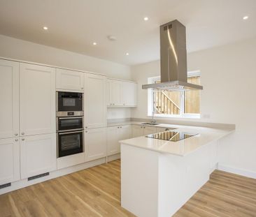 3 bedroom link detached house to rent - Photo 5